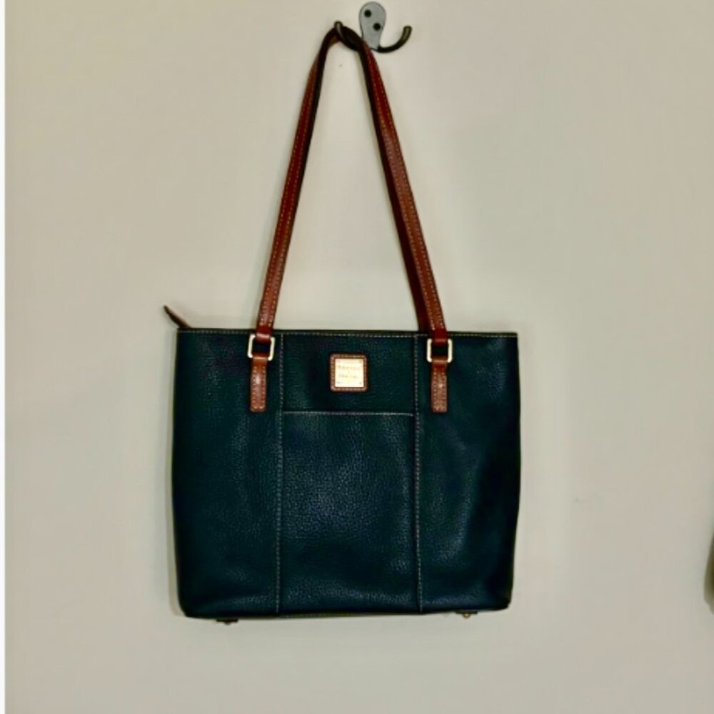 Classic Dooney & Bourke Small Lexington shoulder bag in navy